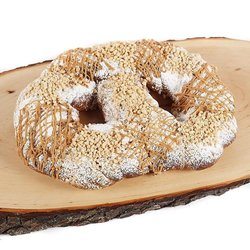 Kliņģeris, saldais, svētku ar karameli, dekorēts ar drumstalām un riekstiem, Iļģuciema, 1.5kg