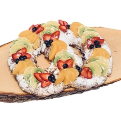 Kliņģeris, saldais, svētku ar biezpienu un marmelādi, dekorēts ar augļiem, Iļģuciema, 1.5kg