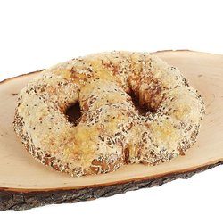 Kliņģeris, sāļais, svētku ar kūpinātu gaļu, dekorēts ar sieru un sēkliņām, Iļģuciema, 1.5kg